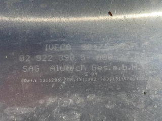 Iveco N/A 2024 - 98472352 FULE TANK 390 LITER (100X63X73 CM) LIKE NEW zdjecie 4