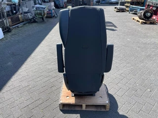 DAF N/A - 2296487 BESTUURDERSSTOEL MET DAF-LOGO immagine 4