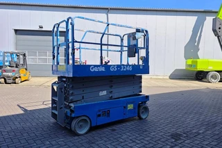 Genie 2015 - GS3246 Electric, Working Height 11.75 m, 318kg Cap immagine 3 miniatura