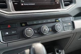 Volkswagen Crafter 2024 - 35 2.0 TDI L4H3 140pk Automaat - ACC - LED - Geveerde Stoel - Carplay - Camera - Betimmering - Rijklaar obrazek 35