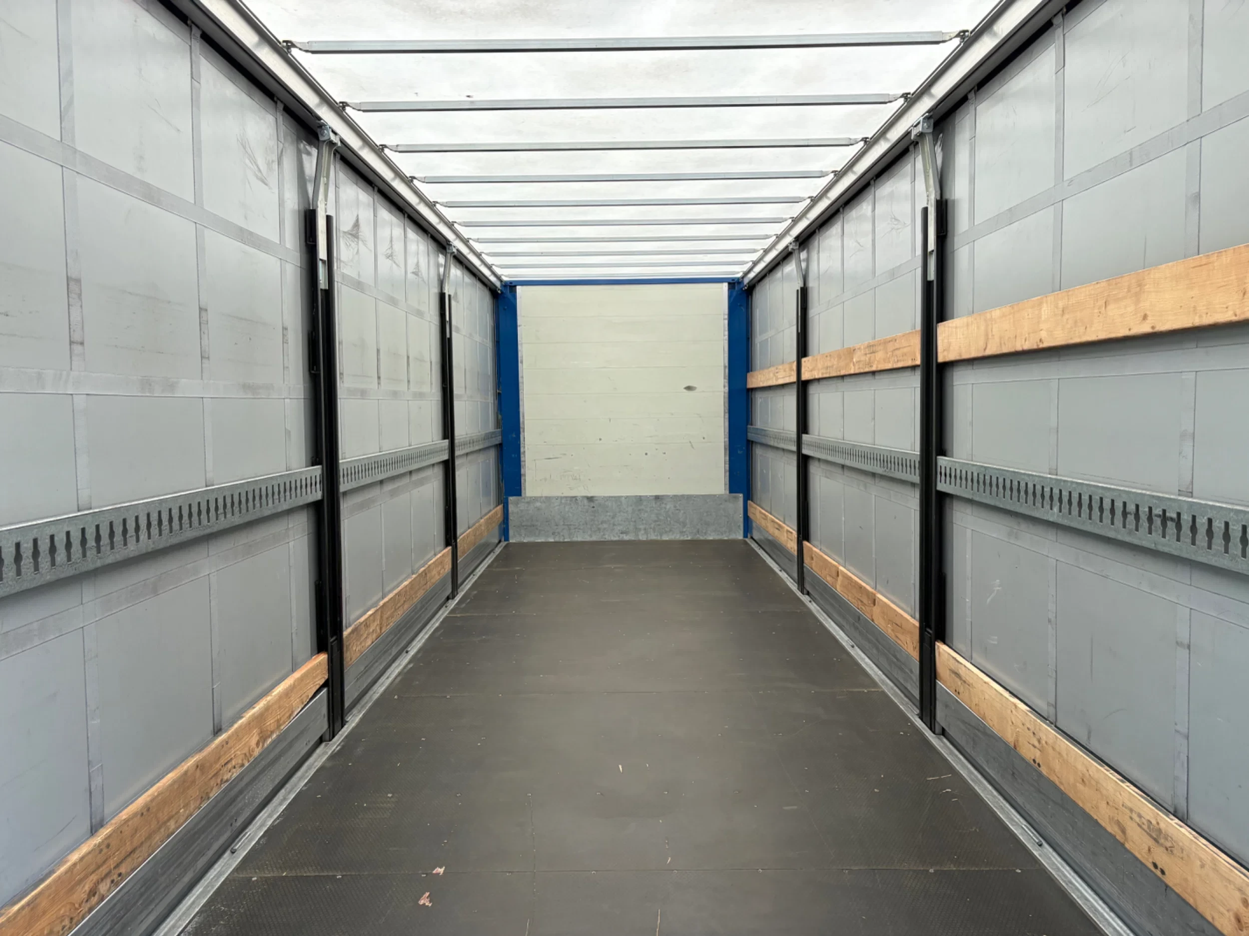 Bunk 2020 - Be oplegger schuifzielen 8 ton met laadklep 1000 kg изображение 10
