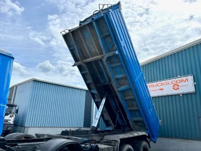 MAN 41.464 F2000 1999 - 8X4 FULL STEEL KIPPER (EURO 2 / ZF16 MANUAL GEARBOX / ZF-INTARDER / FULL STEEL SUSPENSION / REDUCTION AXLES) Bild 12