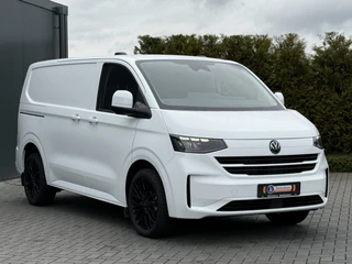 Volkswagen Transporter 2024 - 2.0 TDI 150 PK STYLE / AUTOMAAT / L1H1 / BPM VRIJ! / ACHTERKLEP / ECC / CRUISE / LANE ASSIST / CAMERA / 3-ZITS imagem 4
