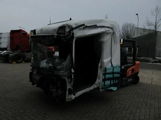 Scania S - 450 CABINE ALLEEN VOOR ONDERDELEN SLOOP !!!! afbeelding 3 miniatuur