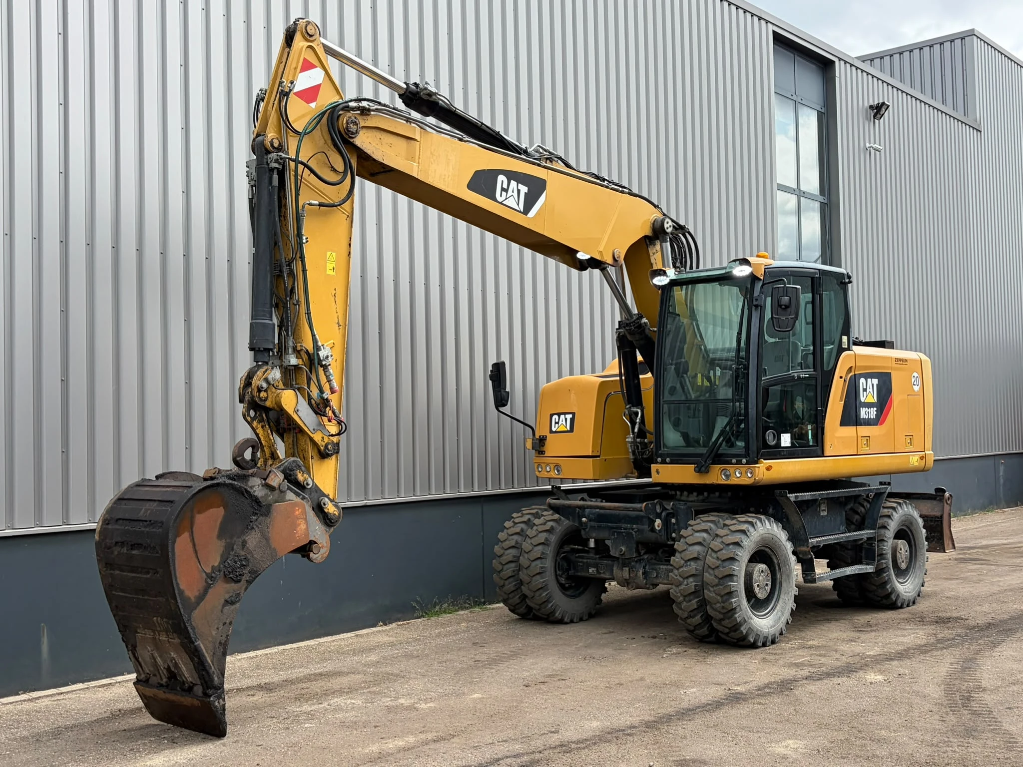 Caterpillar M318F 2015 image 2