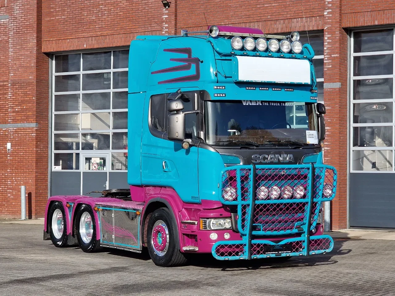 Scania R620-V8 2014 - Topline 6x4 - Manual gearbox - Retarder - Custom interior - Bild 1