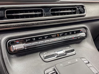 Mercedes-Benz V-Class 2024 - 300d Extra Lang Avantgarde Dubbele Cabine image 14