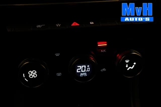 Renault Captur 2022 - 1.3 TCe 140 Intens|PARELMOER|CAMERA|LED|NAP immagine 12
