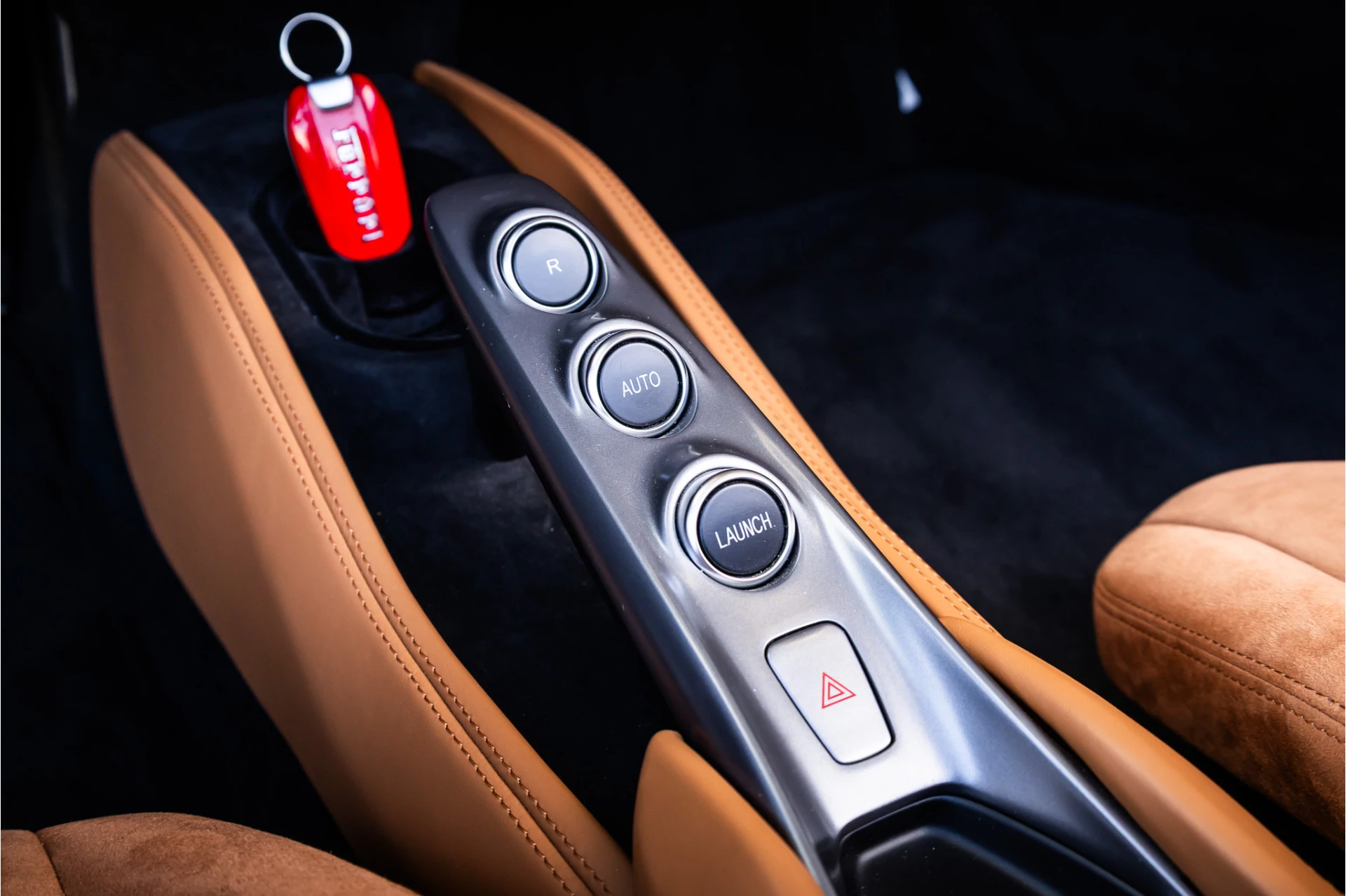 Ferrari F8 Spider 2022 - 3.9 V8 HELE obrázek 17