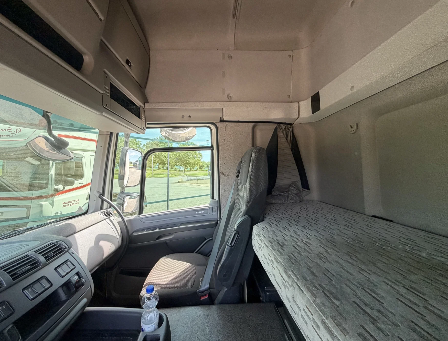 DAF 400 2015 - CF SPACE CAB TOP CONDITION NL TRUCK obrázek 12