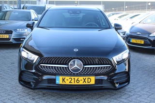 Mercedes-Benz A-Class 2021 - 180 AUT7 AMG LINE NIGHT PAKKET SFEER WIDESCREEN NL AUTO imagem 9