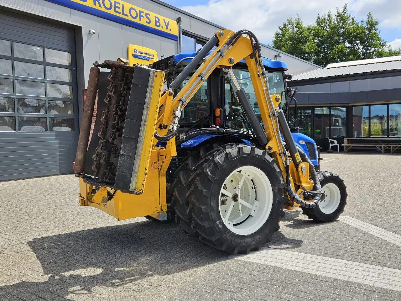 New Holland 2003 - Boomer 3050 met Bos Maaiarm afbeelding 4