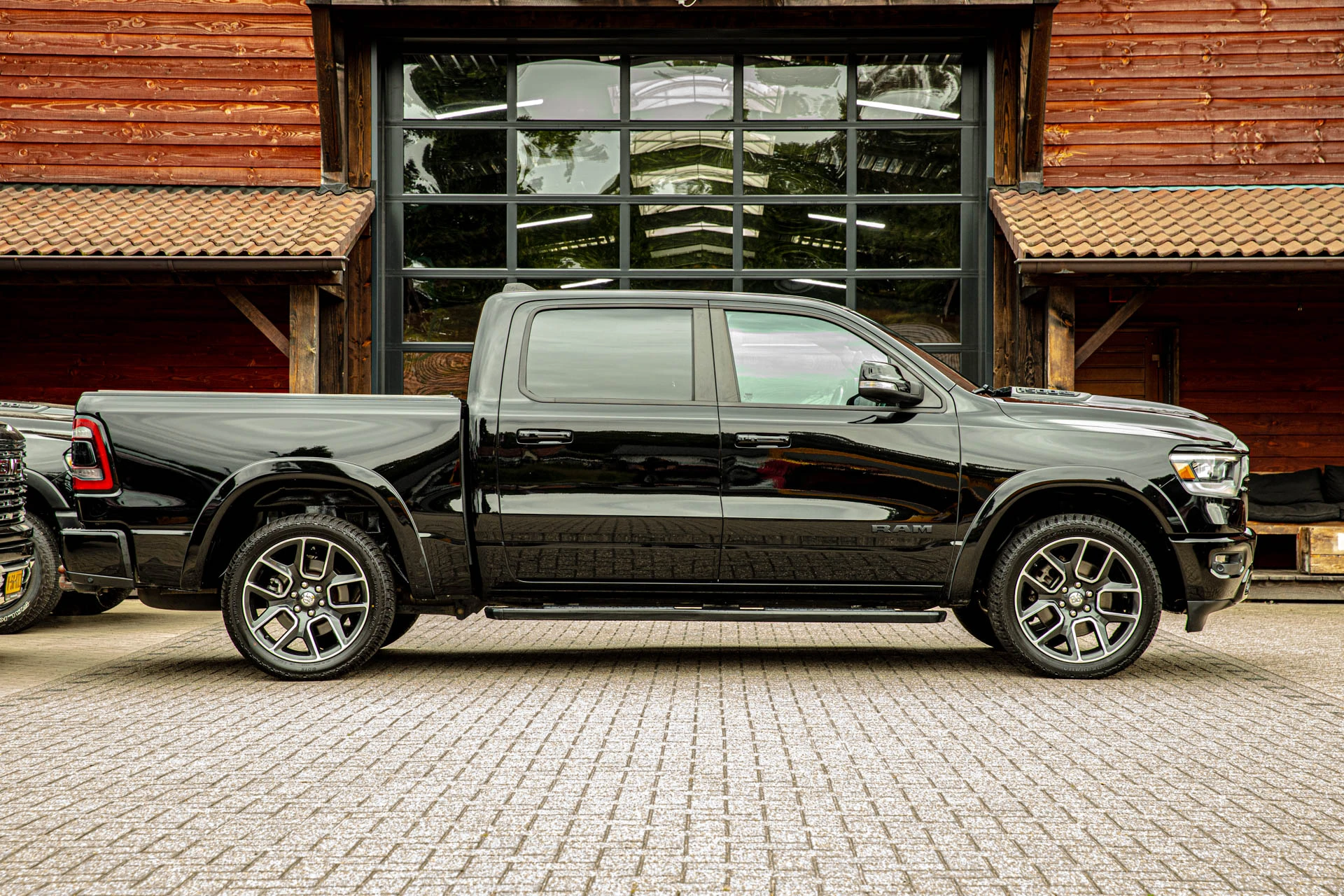 Dodge Ram 1500 2020 - Dodge ram 1500 Sport Night afbeelding 3