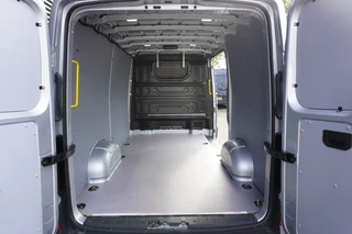Volkswagen Crafter 2024 - 140pk Automaat L3H2/L2H1 Apple carplay Trekhaak Navigatie Camera Airco Imperiaal изображение 3 миниатюра