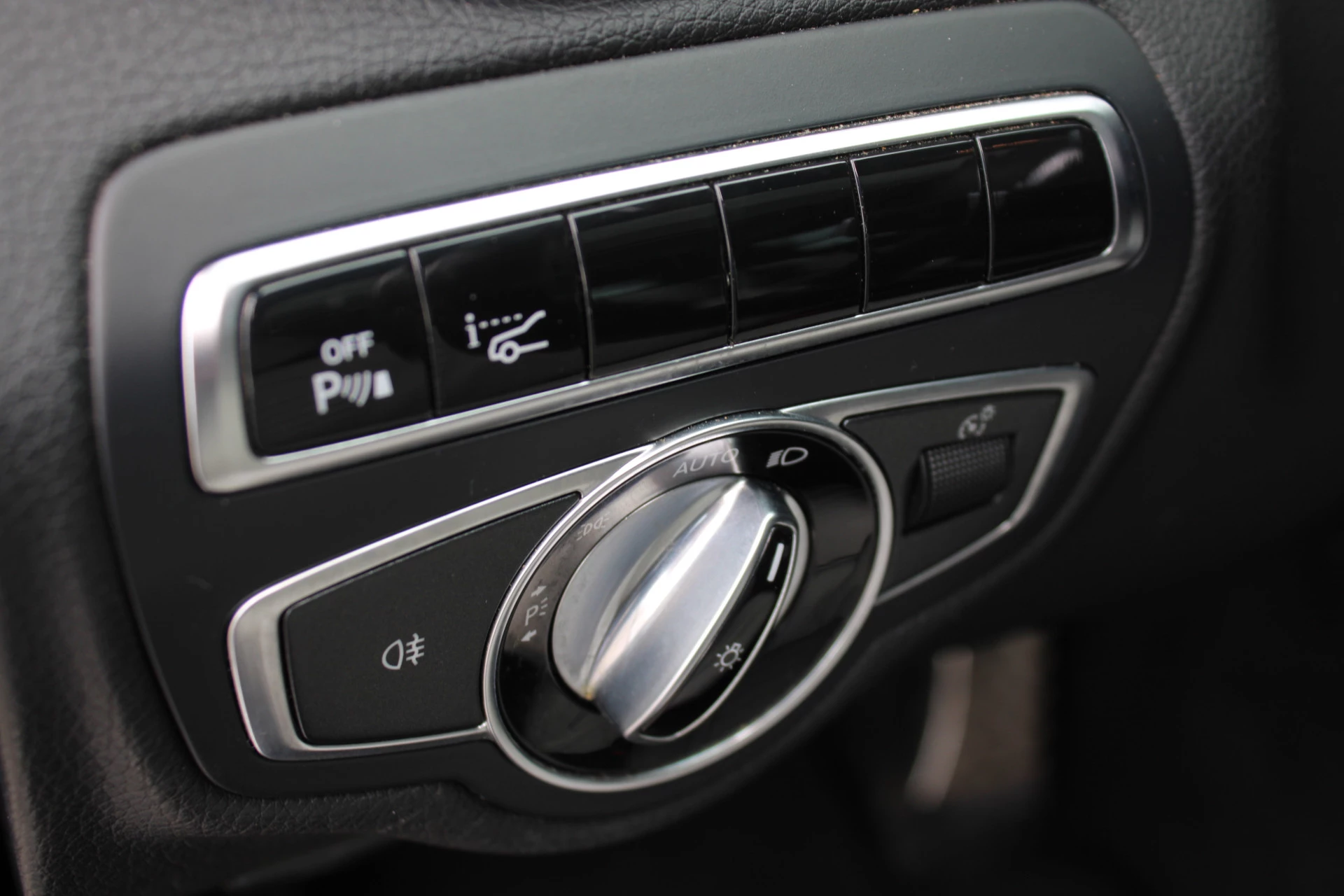 Mercedes-Benz C-Class 2015 - Estate 400 4MATIC AMG PANORAMADAK LUCHTVERING LEDER MEMORY HEAD-UP COMAND 19'' TREKHAAK image 19