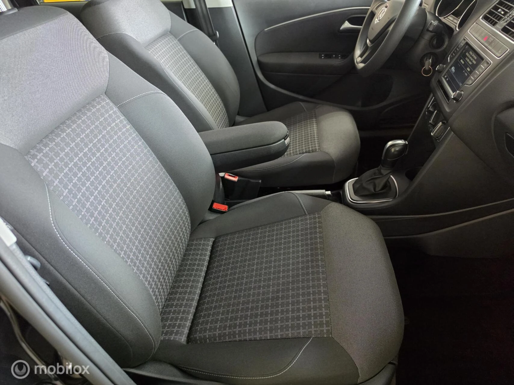 Volkswagen Polo 2015 - 1.2 TSI Comfortline 61000 KM afbeelding 18
