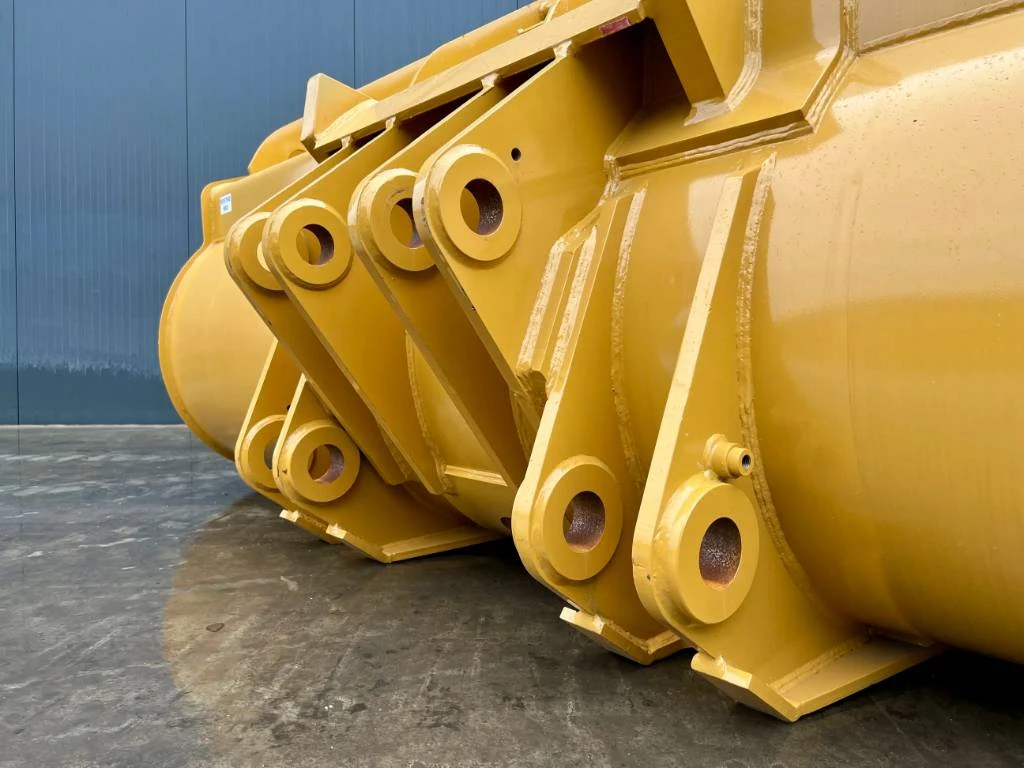 Cat 2026 - 980 incl. cutting edge + side protectors obrázek 4