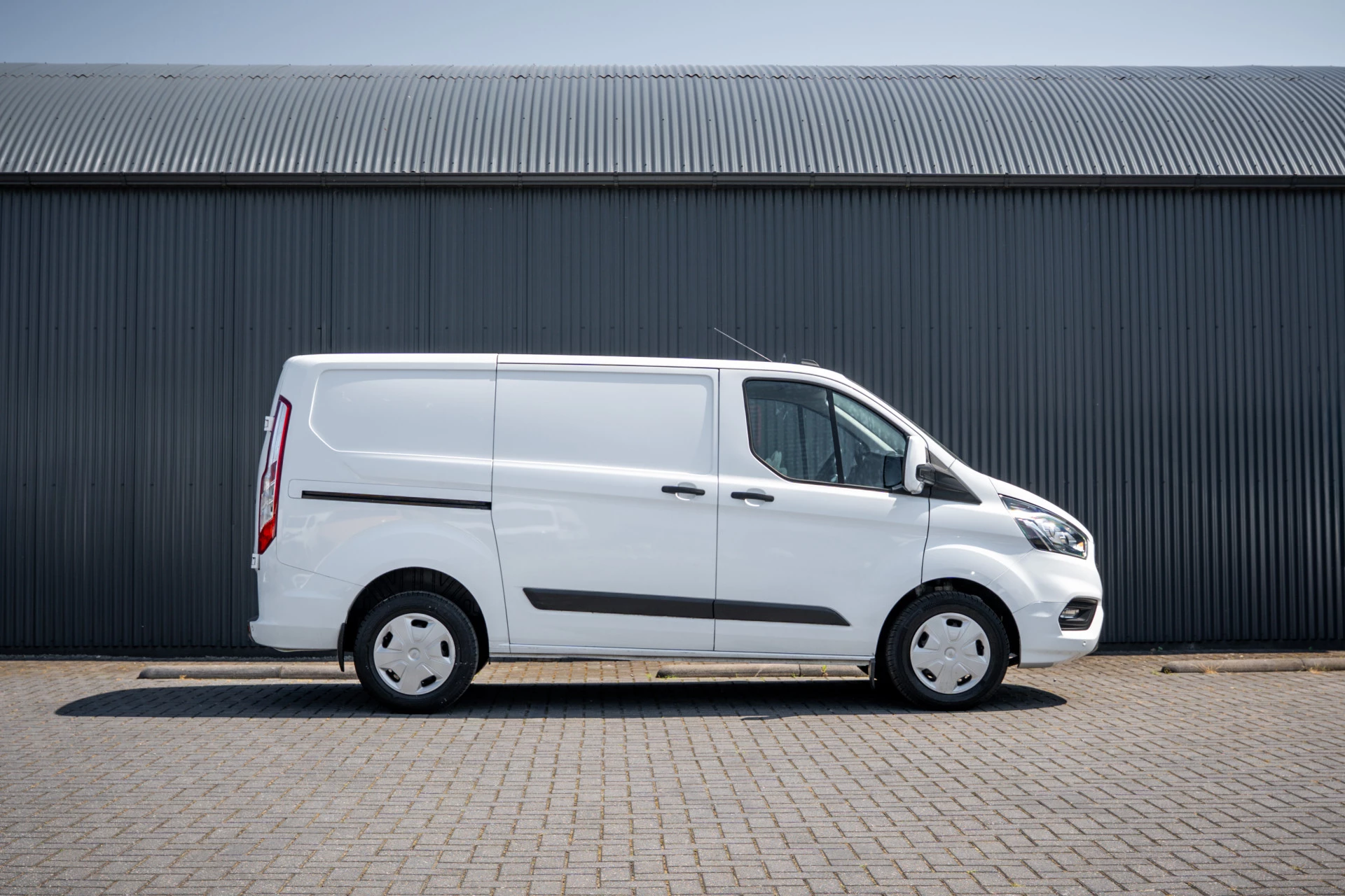 Ford Transit Custom 2020 - 2.0 EcoBlue L1H1 | 3-Zits | Automaat | LED | 1e Eigenaar | Cruise | Camera | PDC | Airco afbeelding 6