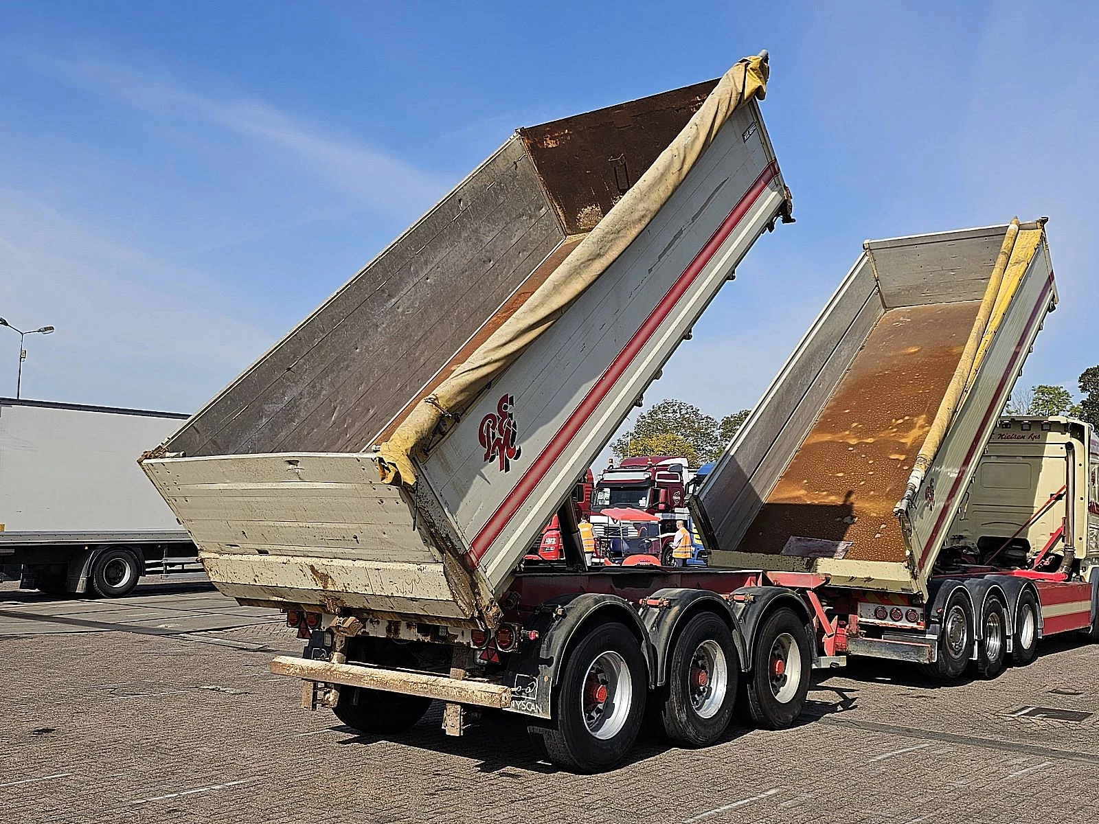 KELBERG 2011 - 3 AXLE ALU TIPPER image 2
