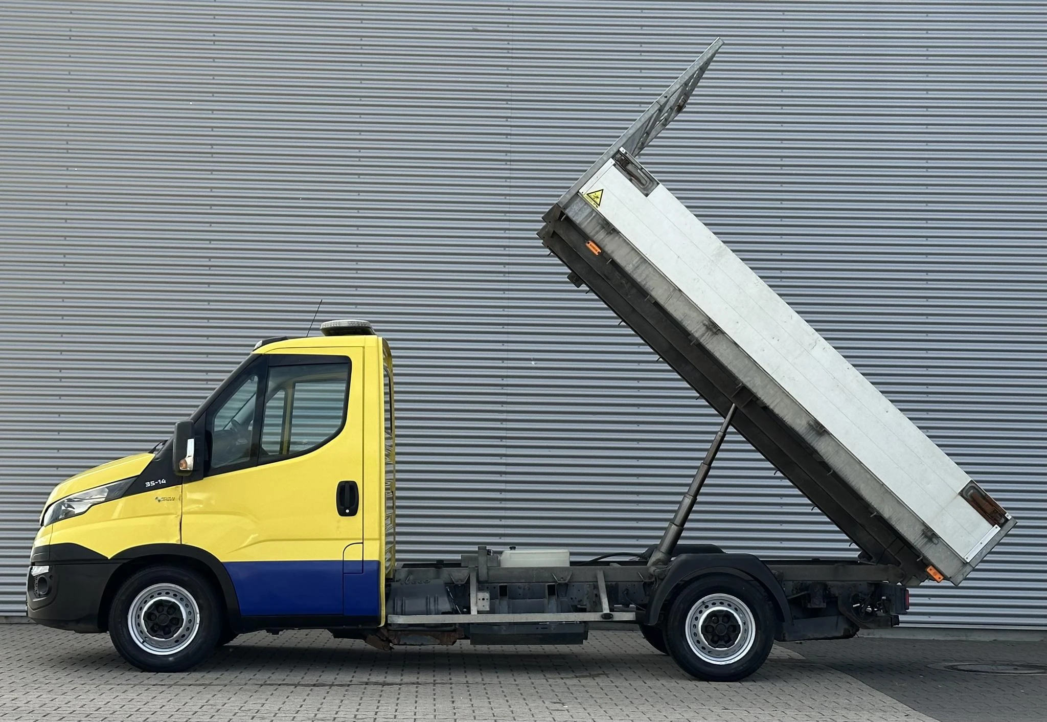 Iveco Daily 2016 - 35S14N 3.0 345 kipper openlaadbak airco trekhaak afbeelding 1