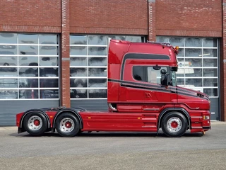Scania T 2017 - T730 V8 Longline 6x2 - Show truck - Custom in- and exterior - New paint - New interior bild 8