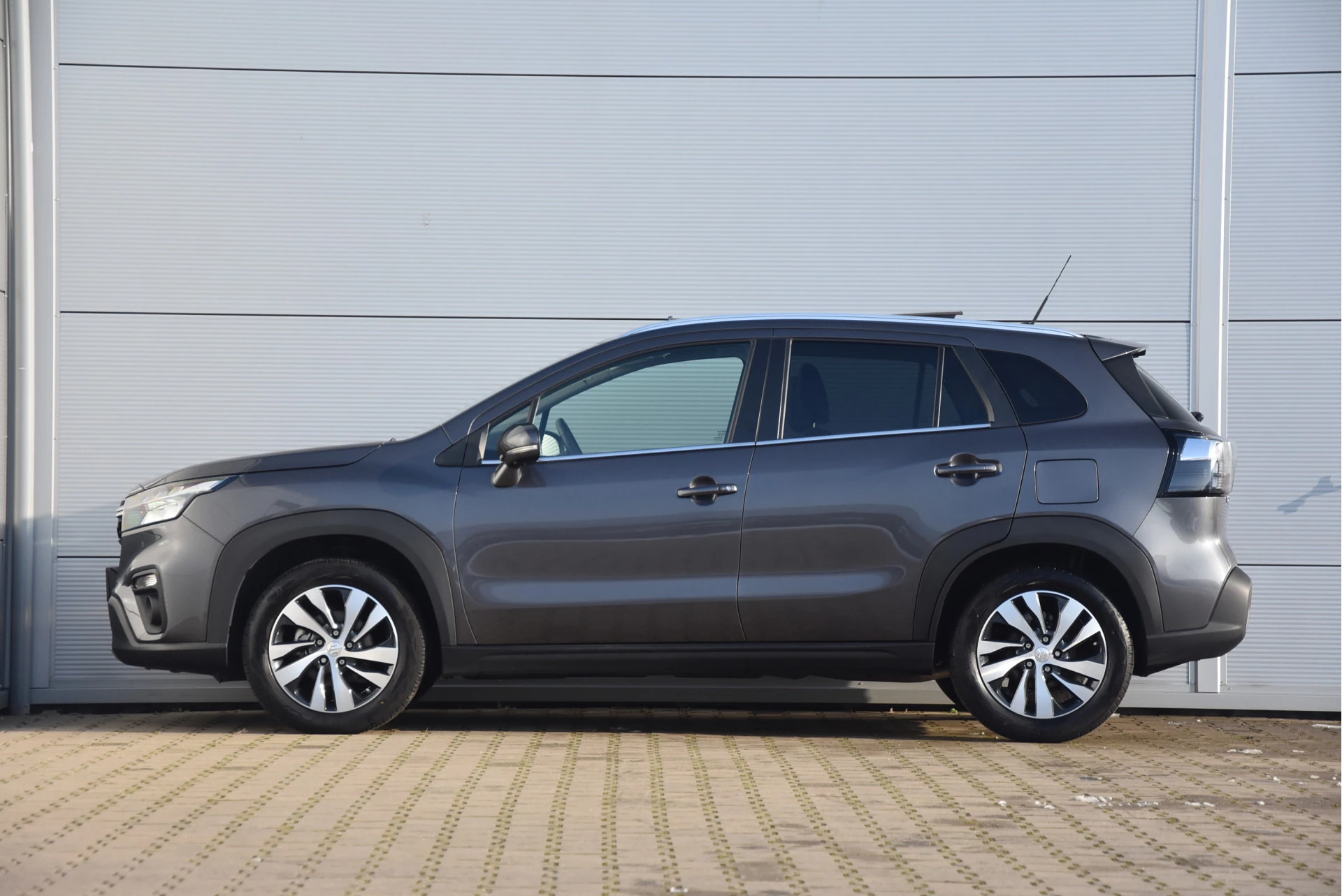 Suzuki S-Cross 2025 - 1.4 Boosterjet Style Smart Hybrid Bild 4