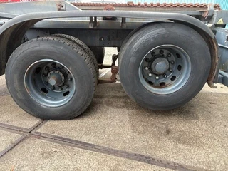 Scania P 2001 - P114-340 6x2 WITH MULTILIFT CONTAINERSYSTEM ONLY 80.500 KM!! ORIGINAL (10 TIRES / FULL STEEL SUSPENSION / 12 GEARS MANUAL GEARBOX / 9.000 KG. FRONT AXLE) obrazek 6