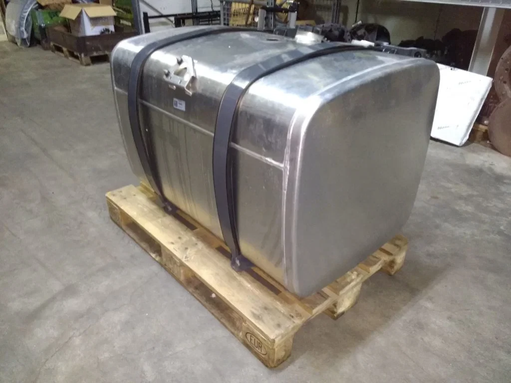 DAF 2018 - Tank met steunen Bild 1