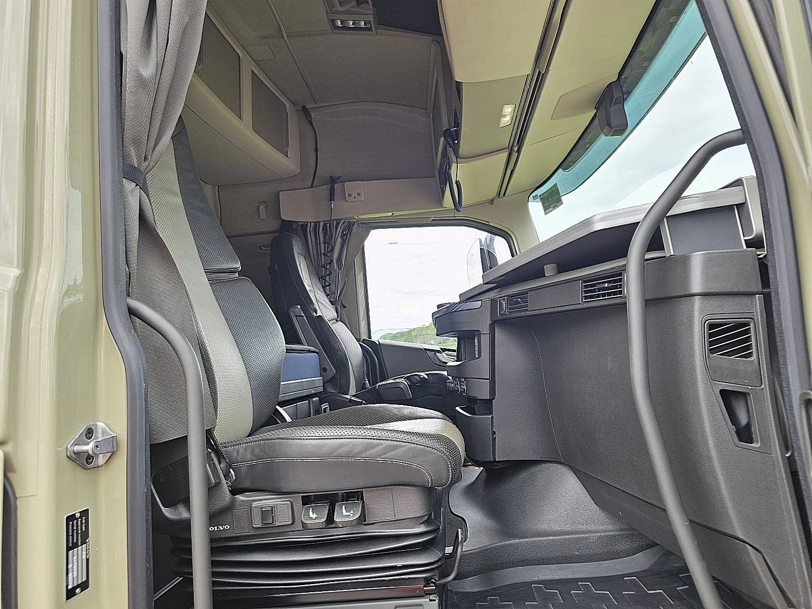 Volvo FH 2022 - 460 image 7