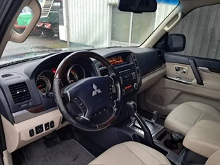Mitsubishi Pajero 2015 - GLS 3.5 - V6 , 4x4 , 7 Pers., Full Option image 8