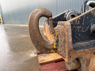 OilQuick N/A 2010 - OQ80 - M318D / M320F / M322D / 320D / 320E / 323D image 9