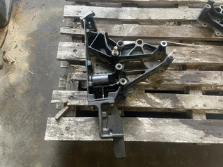Renault N/A - 7421116689 / 21116689 STEUN LINKS obrazek 1