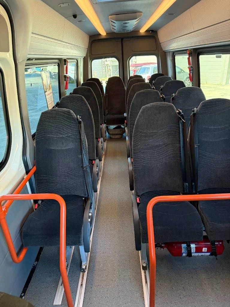 Mercedes-Benz Sprinter 2016 - 516CDI 4x4. 17+1 seats. image 8