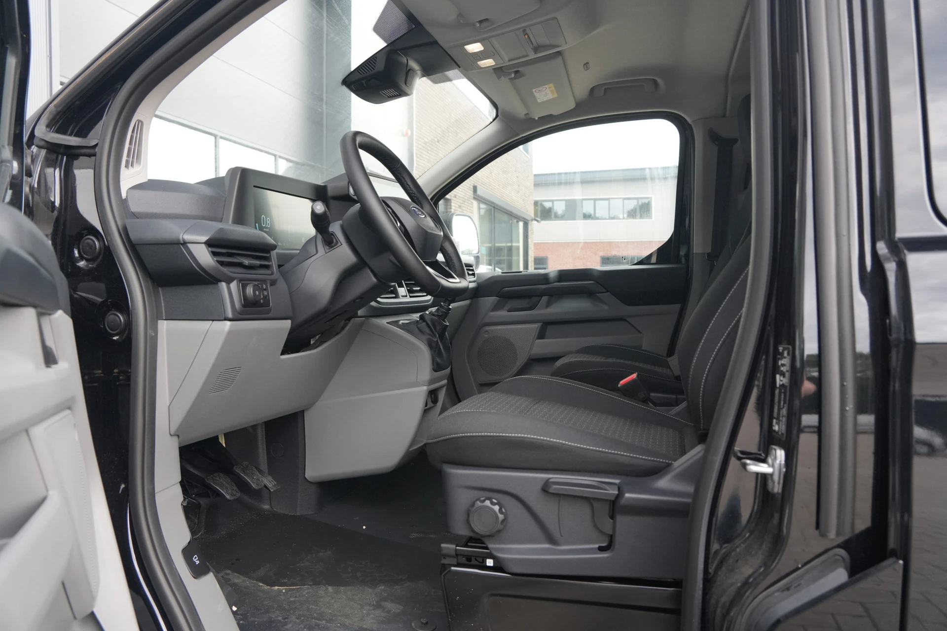Ford Transit Custom 2025 - 320 2.0 TDCI L1H1 Trend DC 136pk - INCLUSIEF BPM - 2x Schuif - Stoel/stuurverwarming - Cruise - Navi - Camera - Rijklaar immagine 12