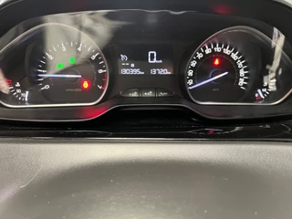 Peugeot 208 2017 - 1.2 PureTech Blue Lion - Distr Vervangen - 2e eigenaar - Nav - Cruise bild 17