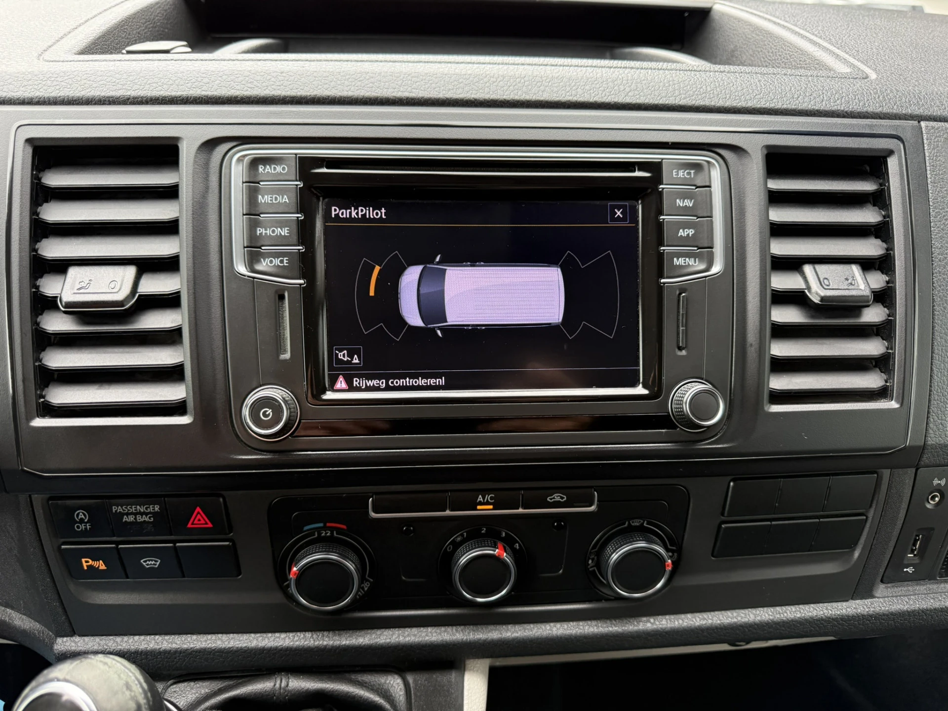Volkswagen Transporter 2018 - 2.0 TDI L1H1/Navi/Airco/Cruise/Euro6 afbeelding 7