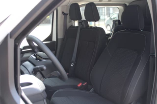 Ford Transit Custom 2024 - 320 2.0 TDCI L2H1 Trend DC 136pk - Carplay - Android - Camera - Trekhaak - LED koplampen - Stoelverwarming - Draadloos laden - Rijklaar imagem 14