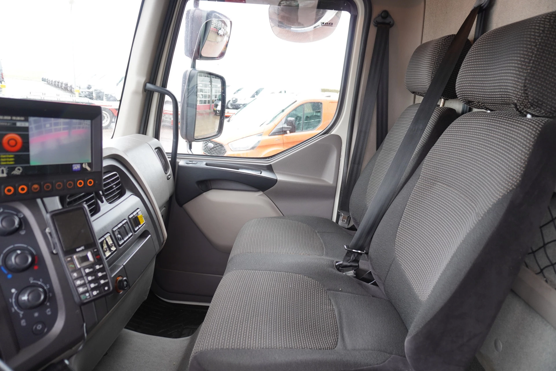 DAF LF 220 FAG 2016 - Terberg Vuilniswagen achterlader Euro6 obrázek 12