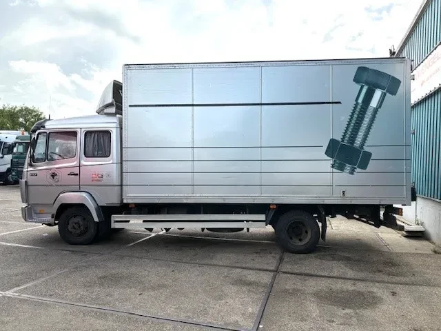 Mercedes-Benz LK 1994 - 817 (6-CILINDER) ORIGINAL DUTCH TRUCK WITH CLOSED BOX (MANUAL GEARBOX / FULL STEEL SUSPENSION) immagine 5