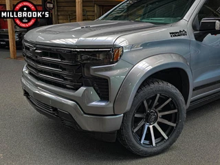 Chevrolet Silverado 2024 - High Country 6.2 V8 420 PK, obrazek 2