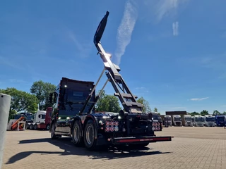 Scania S 2023 - 590S V8 NGS 6x4 - HIAB Multilift 24T + Box with Palfinger crane - Like new - Retarder - Full air - Leather obrazek 47
