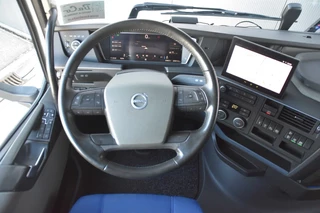 Volvo FH 2022 - 500 Globe XL 4x2 - ONLY 228 TKM - PARK. AIRCO - DIGITAL COCKPIT - NAVI- 2 BEDS - 2 x FUEL TANKS - TOP CONDITION - bild 6