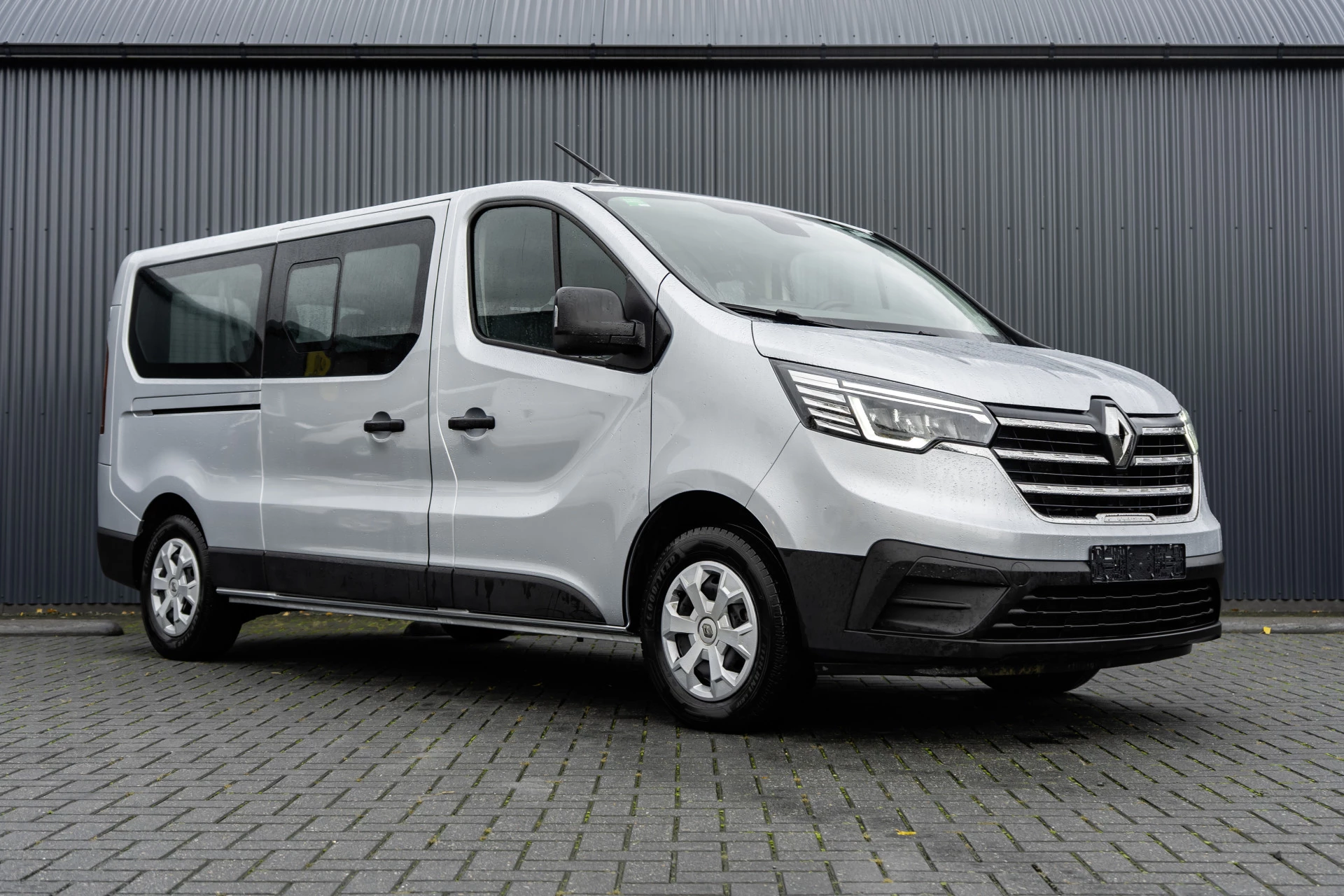 Renault Trafic 2024 - dCi 150PK | L2H1 | 9-Zits | LED | Navigatie | Cruise | Airco | PDC | Euro 6 Bild 4