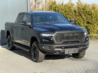 Dodge Ram 1500 2024 - 3.0 420 PK REBEL PREMIUM / LUCHTVERING / 2025 MODEL / INCL PRINS LPG! / PANO / 360 CAMERA / TREKHAAK / 3500 KG AHG / NIGHT EDITION image 4