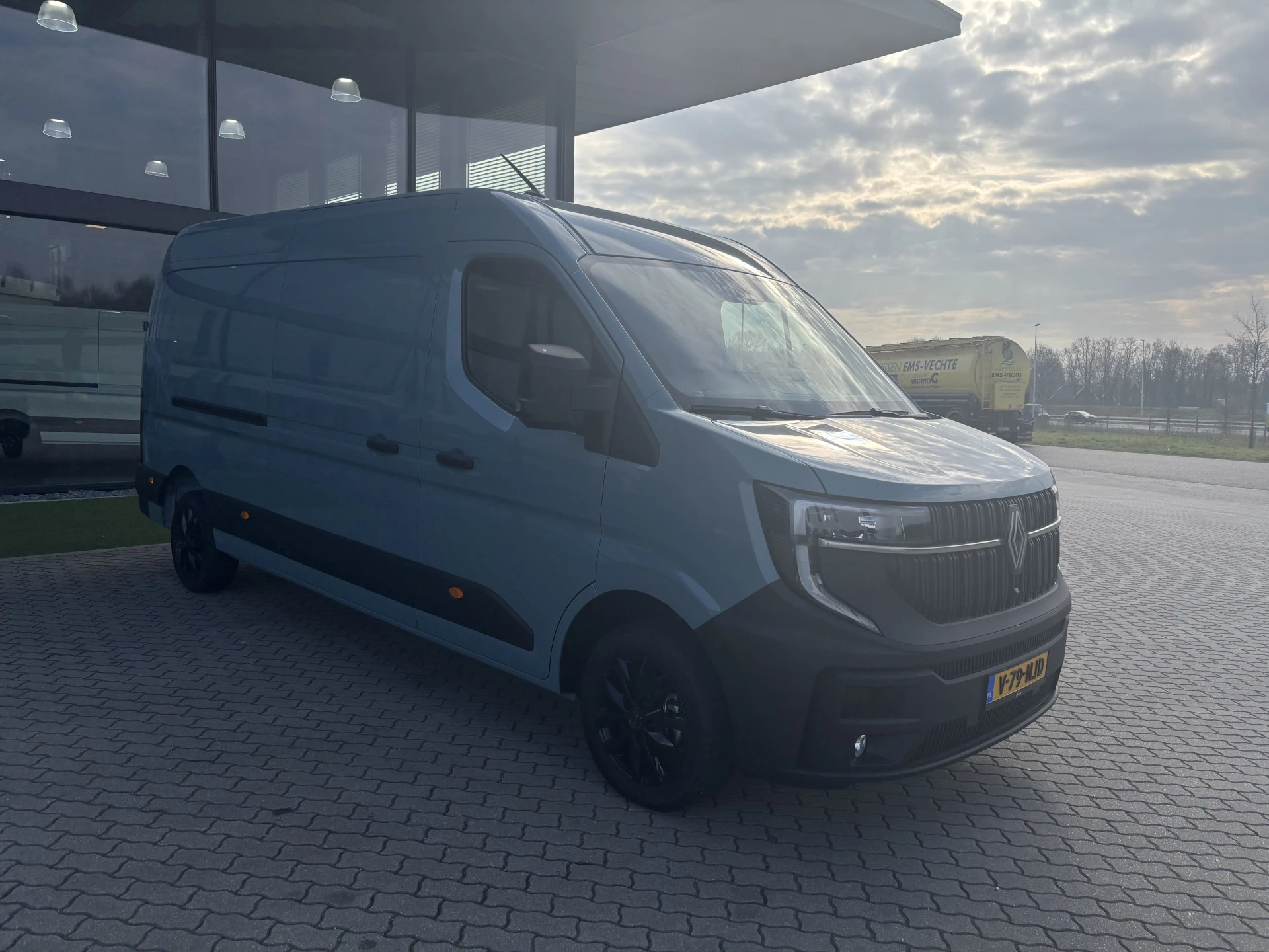 Renault Master 2024 - T35 130 L3H2 Binnenbetimmering + Carplay zdjęcie 2