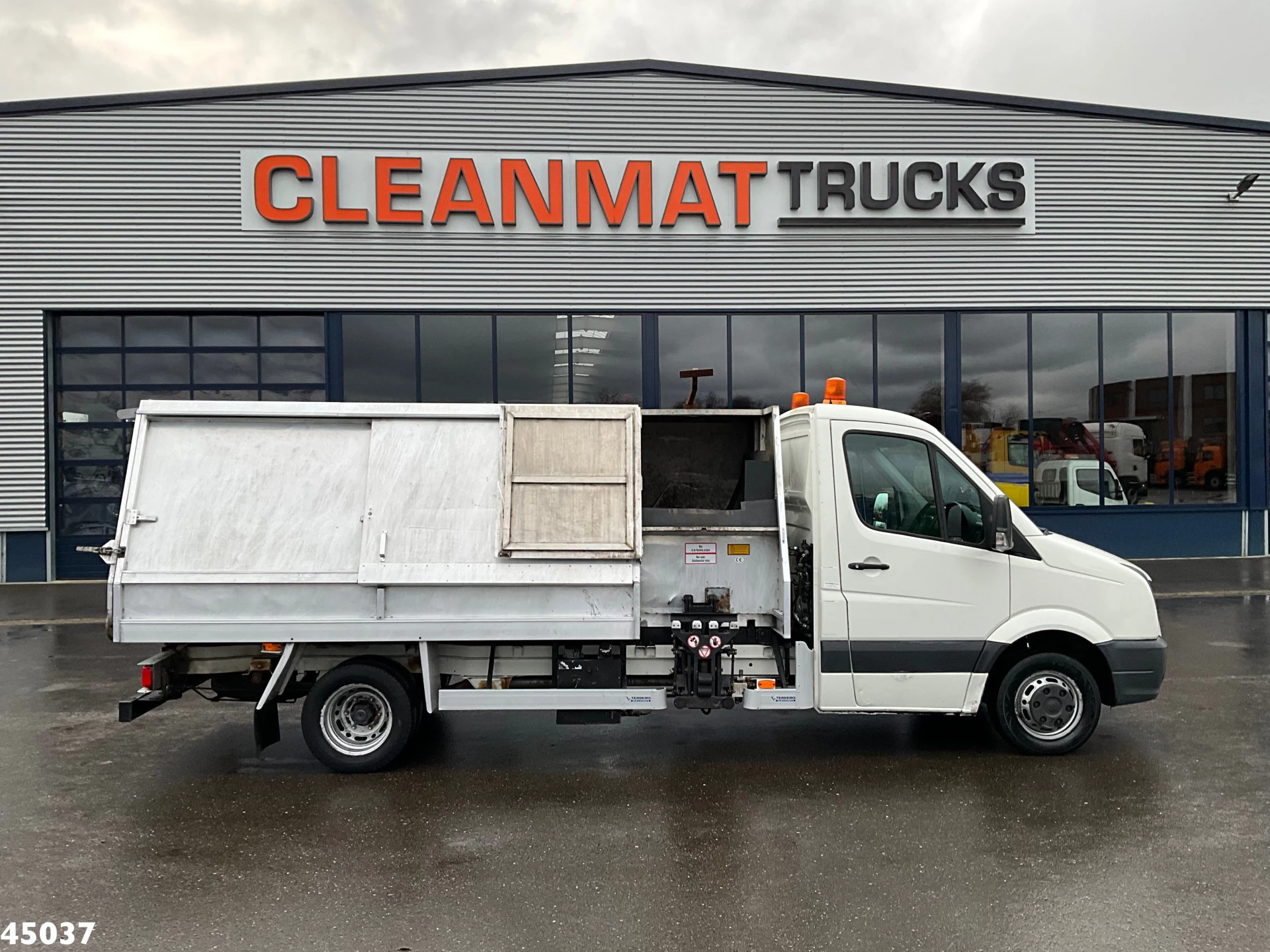 Volkswagen Crafter 2007 - 2.5 TDI Terberg zijlader Just 115.247 Km! afbeelding 11