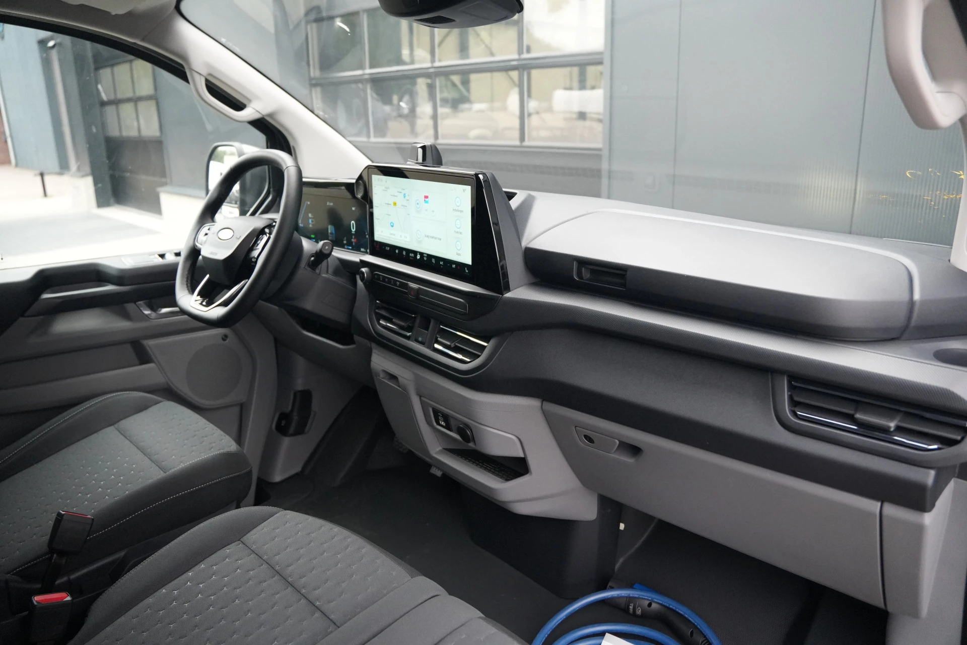 Ford E-Transit Custom 2026 - 340 L2H1 Limited 71 kWh 218pk - AGR Bestuurdersstoel - Trekhaak - ACC - B&O - Navi - Stoel/Stuurverwarming - 360 Camera - Blindspot - Rijklaar Bild 42