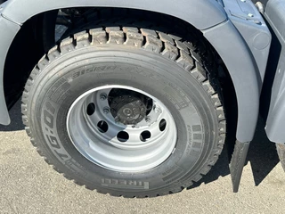 MAN TGS 2023 - 33.400 BB SA 6x4 Manual imagem 16
