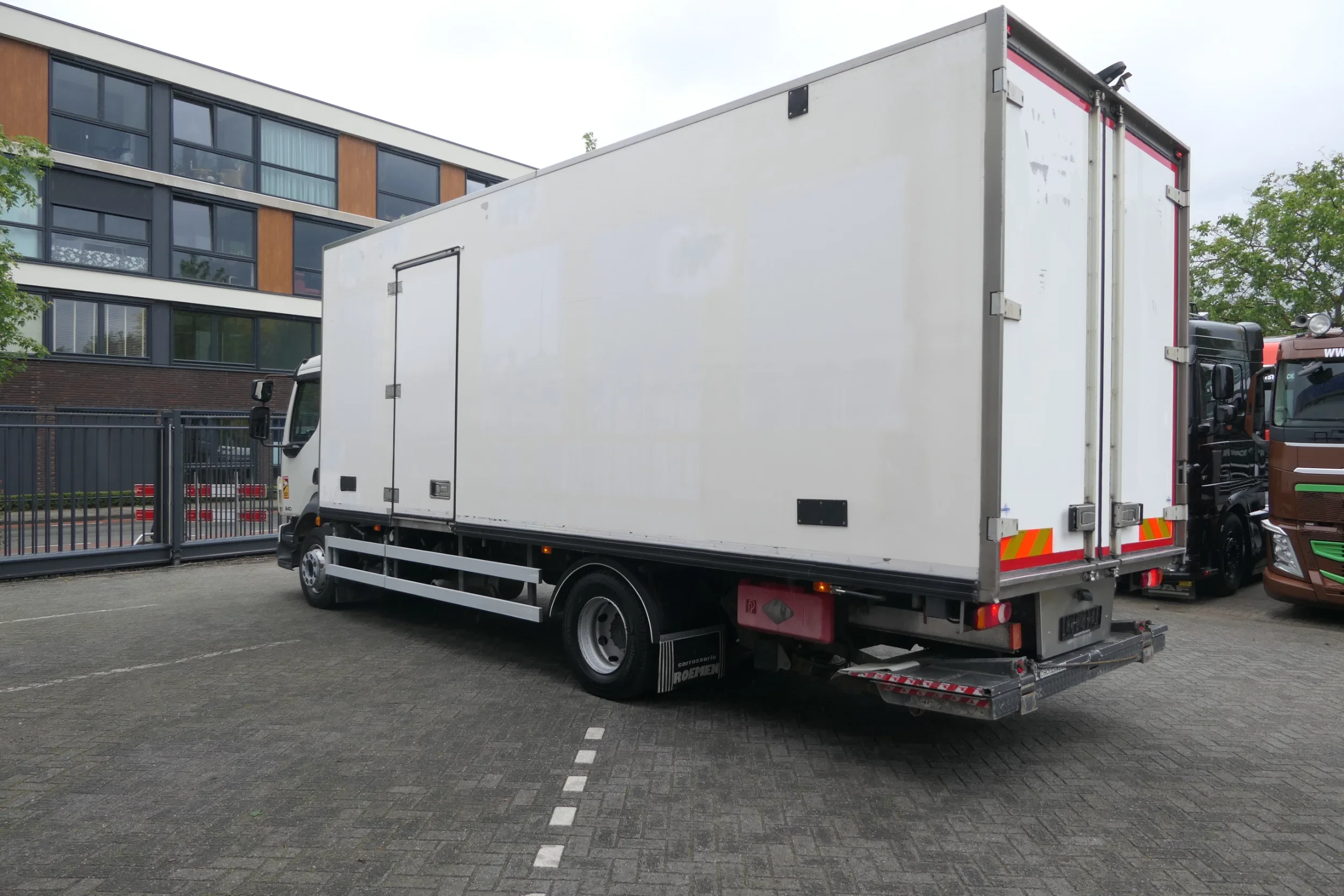 Volvo 240 2013 - FL | Carrier SUPRA 950Mt / Bi-temp | 3 Compartments | 575845Km | 2013 | 12Ton | 6 Cylinder | Dhollandia 1500Kg | Luxembourg Truck afbeelding 4