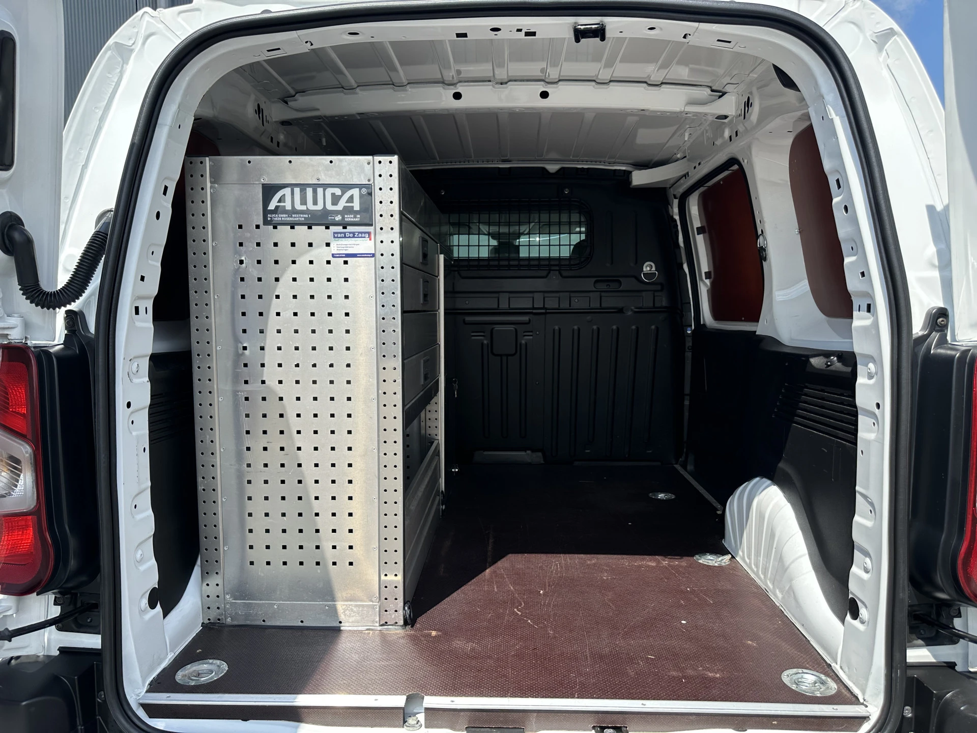 Citroën Berlingo 2020 - 1.5 BlueHDI 102 PK E6 / L1H1 / 1e EIG. / TREKHAAK / PERMANENT REAR VIEUW / BLIND SPOT / ALUCA INRICHTING / AIRCO / CRUISE afbeelding 8